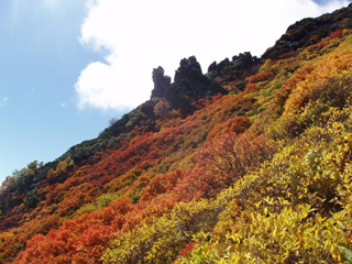 9合目の見事な紅葉