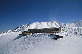 室堂ターミナルから15分ほど 室堂バスターミナルからは15分ほどの山小屋温泉