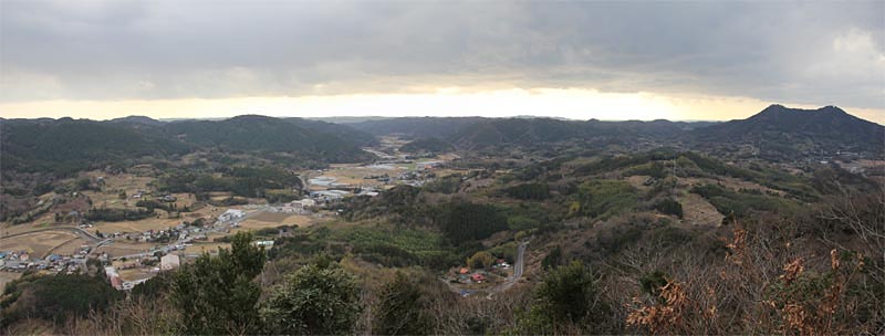眼下に広がる田園風景がまるでジオラマのようでした